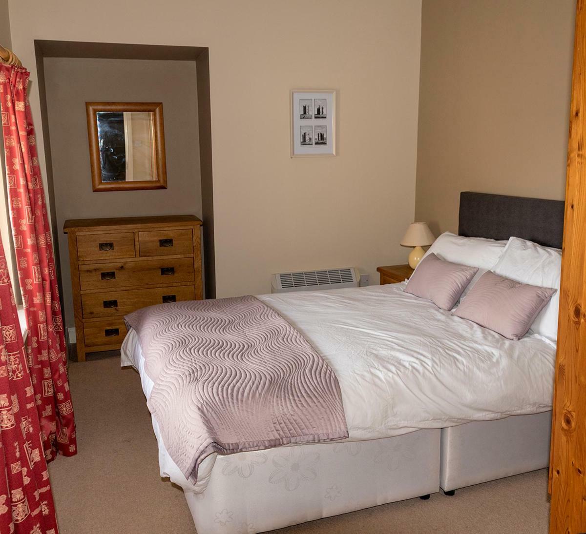 Townley Hall Apartments Слейн Екстер'єр фото